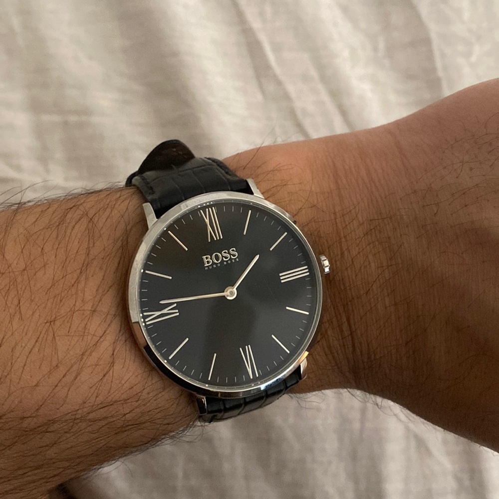 Had this watch for 2 yrs. Battery needs to fixed. No scratches or marks!